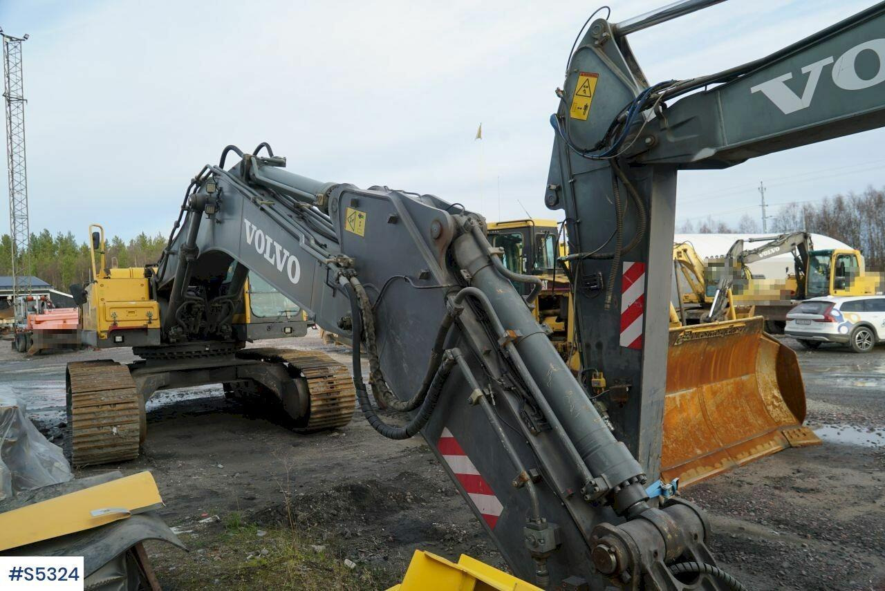 EXCAVATOR Volvo EC460BLC WITH BUCKET - Ekskavatör: fotoğraf 4 EXCAVATOR Volvo EC460BLC WITH BUCKET - Ekskavatör: fotoğraf 4