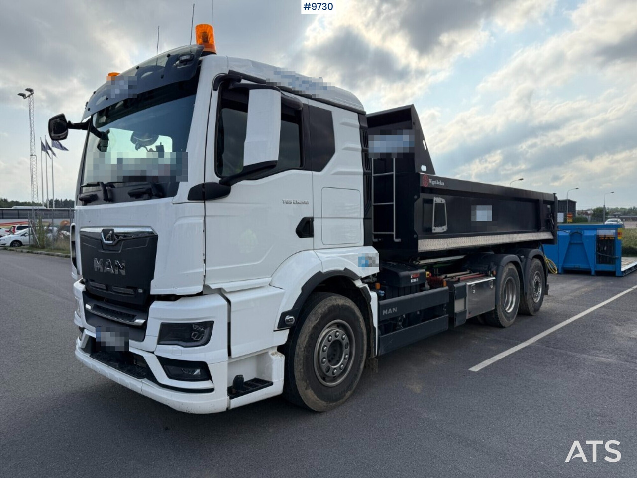 Hook lift MAN TGS 26.510 with crane flatbed and gravel flatbed - Kancalı yükleyici kamyon: fotoğraf 1 Hook lift MAN TGS 26.510 with crane flatbed and gravel flatbed - Kancalı yükleyici kamyon: fotoğraf 1