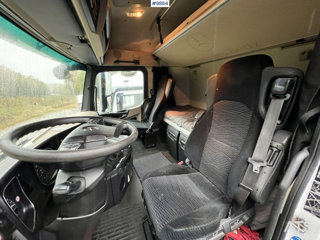 MERCEDES-BENZ ACTROS 963-0-A Box truck with tail lift - Kapalı kasa kamyon: fotoğraf 5 MERCEDES-BENZ ACTROS 963-0-A Box truck with tail lift - Kapalı kasa kamyon: fotoğraf 5