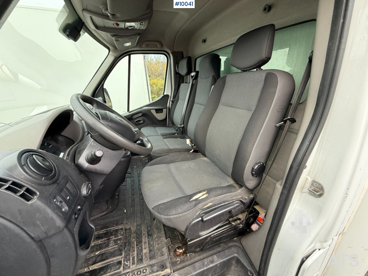 Nissan NV 400 with tail lift - Kapalı kasa kamyonet: fotoğraf 5 Nissan NV 400 with tail lift - Kapalı kasa kamyonet: fotoğraf 5
