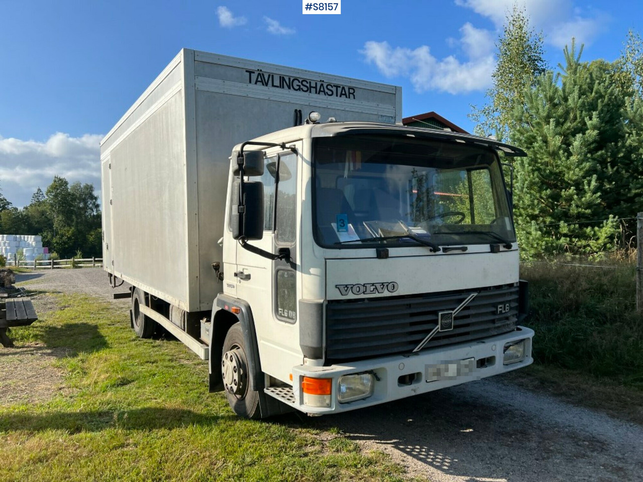 Rebuild boxtruck Volvo FL 608 to a horsetruck - SEE VIDEO - At taşıma aracı: fotoğraf 1 Rebuild boxtruck Volvo FL 608 to a horsetruck - SEE VIDEO - At taşıma aracı: fotoğraf 1