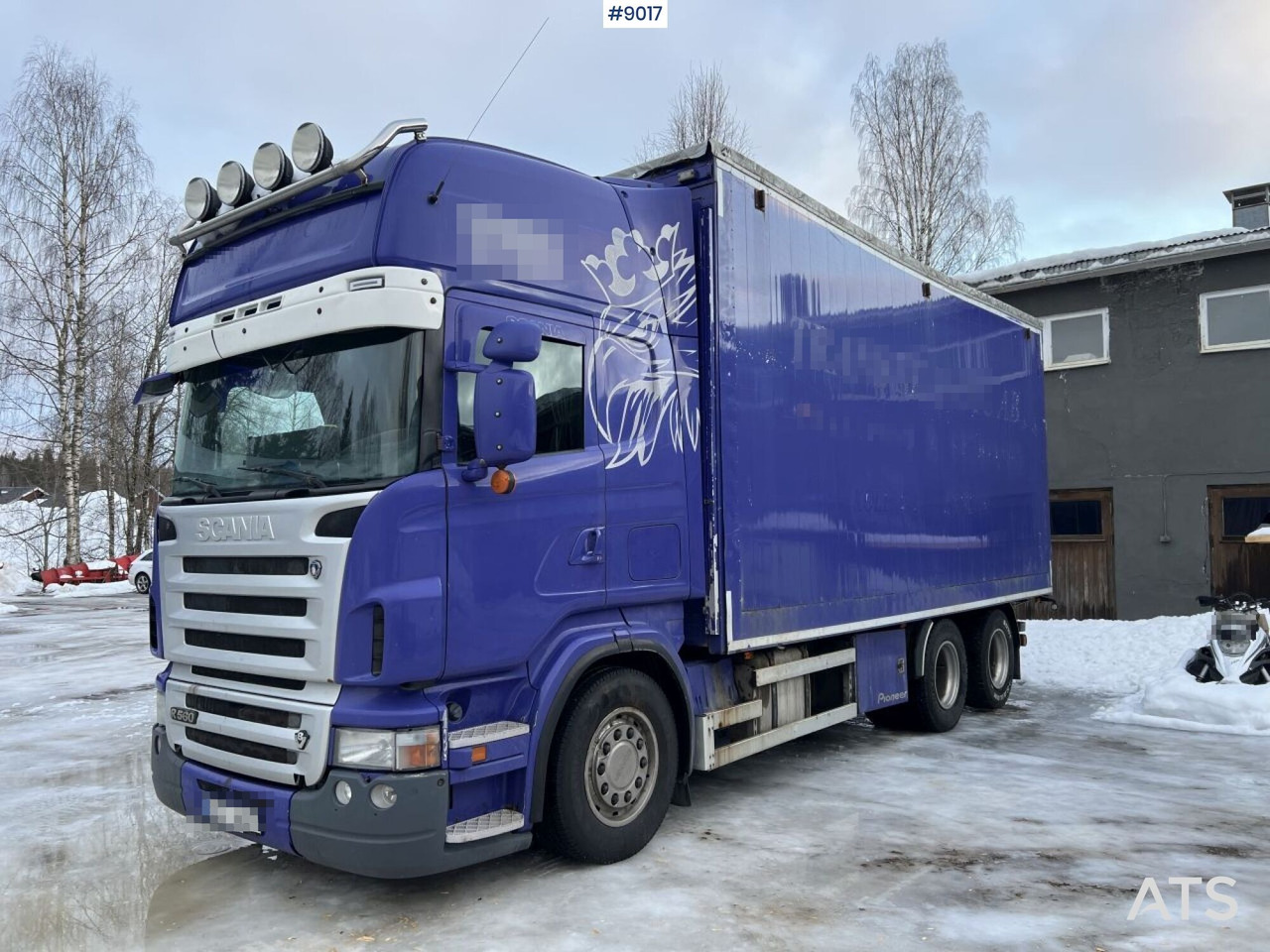 SCANIA R560 chipper truck - Kapalı kasa kamyon: fotoğraf 1 SCANIA R560 chipper truck - Kapalı kasa kamyon: fotoğraf 1