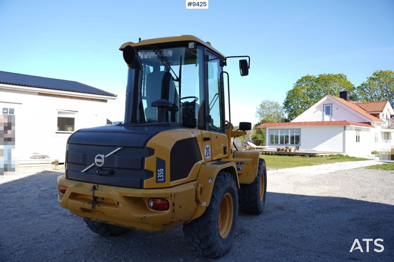 Volvo L35 G with implements (VIDEO) - Tekerlekli yükleyici: fotoğraf 3 Volvo L35 G with implements (VIDEO) - Tekerlekli yükleyici: fotoğraf 3