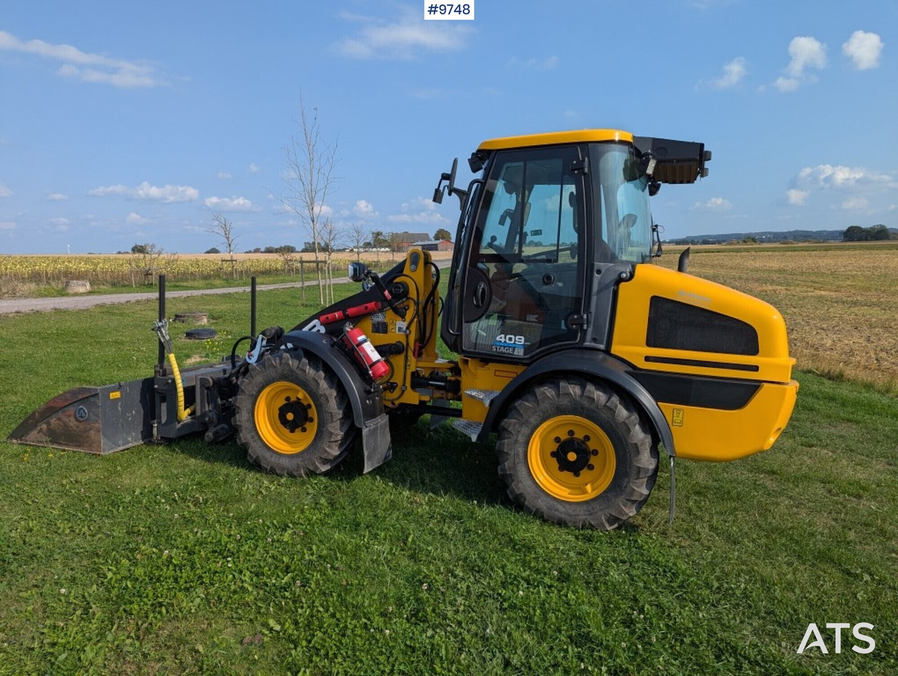 Wheel loader JCB 409 Stage V Nordic Edition 40km/h with attachments - Tekerlekli yükleyici: fotoğraf 4 Wheel loader JCB 409 Stage V Nordic Edition 40km/h with attachments - Tekerlekli yükleyici: fotoğraf 4
