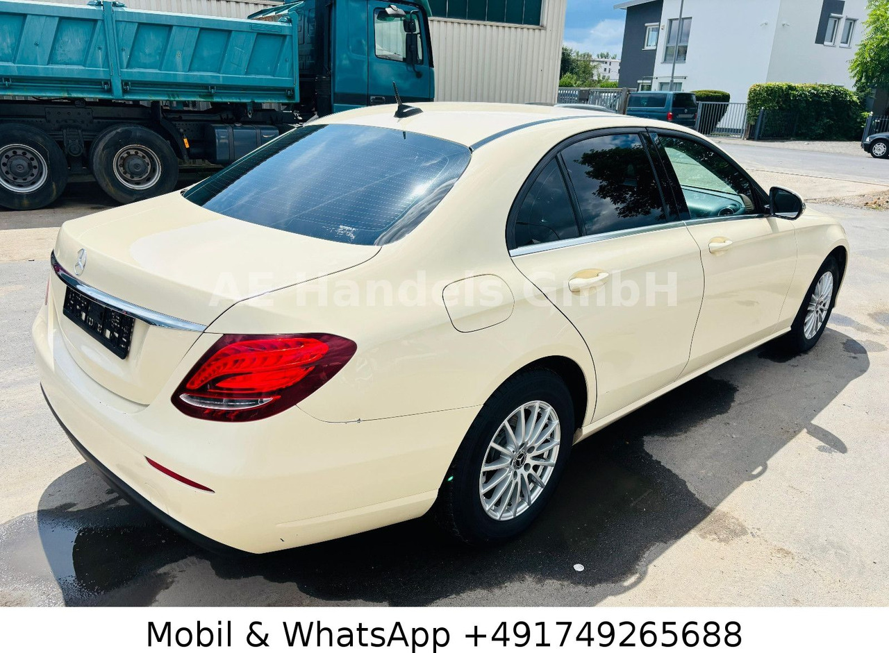 Mercedes-Benz E 220 d *Leder / Sitzheizung / Tempomat - Sedan araba: fotoğraf 3 Mercedes-Benz E 220 d *Leder / Sitzheizung / Tempomat - Sedan araba: fotoğraf 3