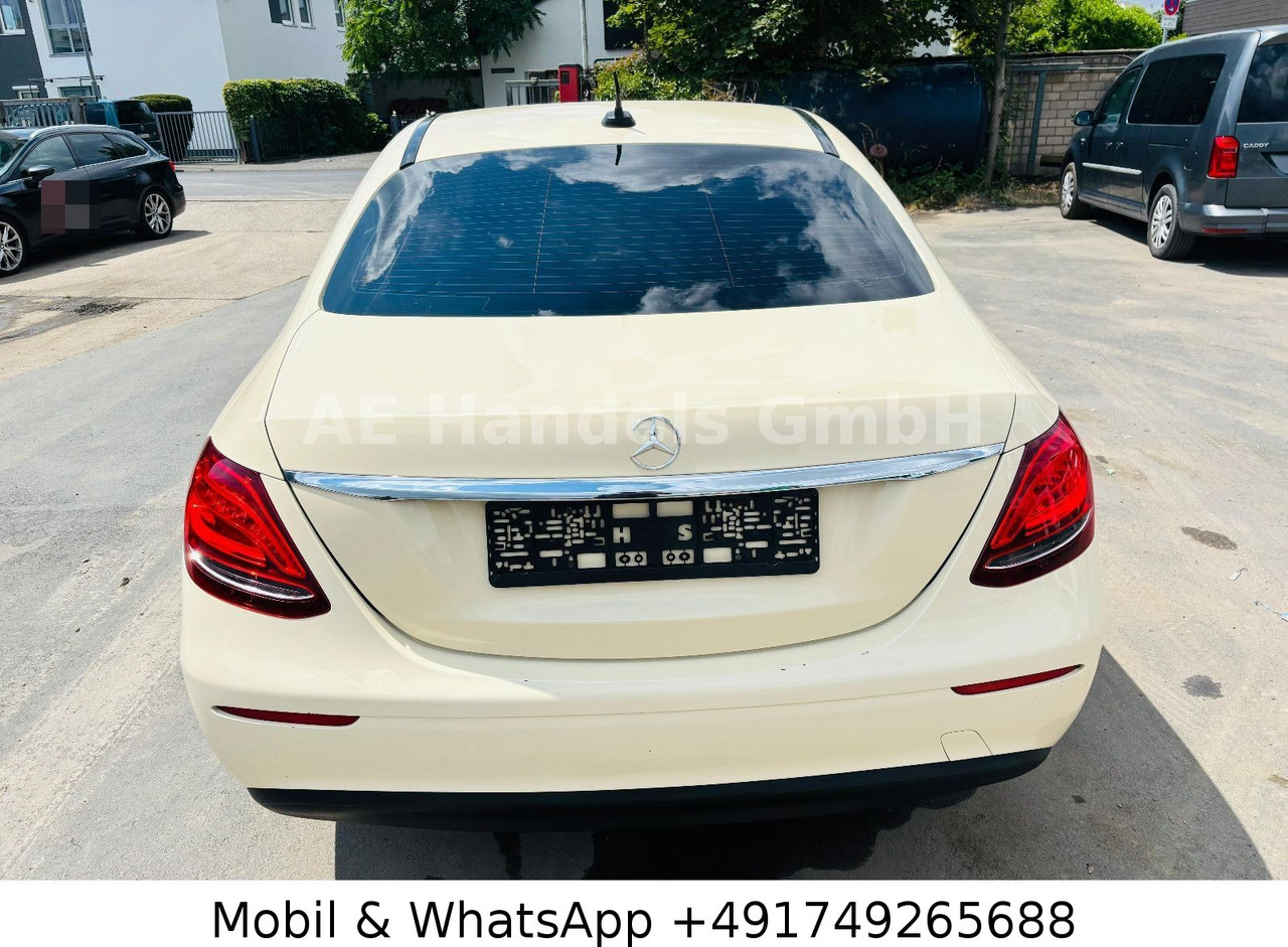 Mercedes-Benz E 220 d *Leder / Sitzheizung / Tempomat - Sedan araba: fotoğraf 4 Mercedes-Benz E 220 d *Leder / Sitzheizung / Tempomat - Sedan araba: fotoğraf 4