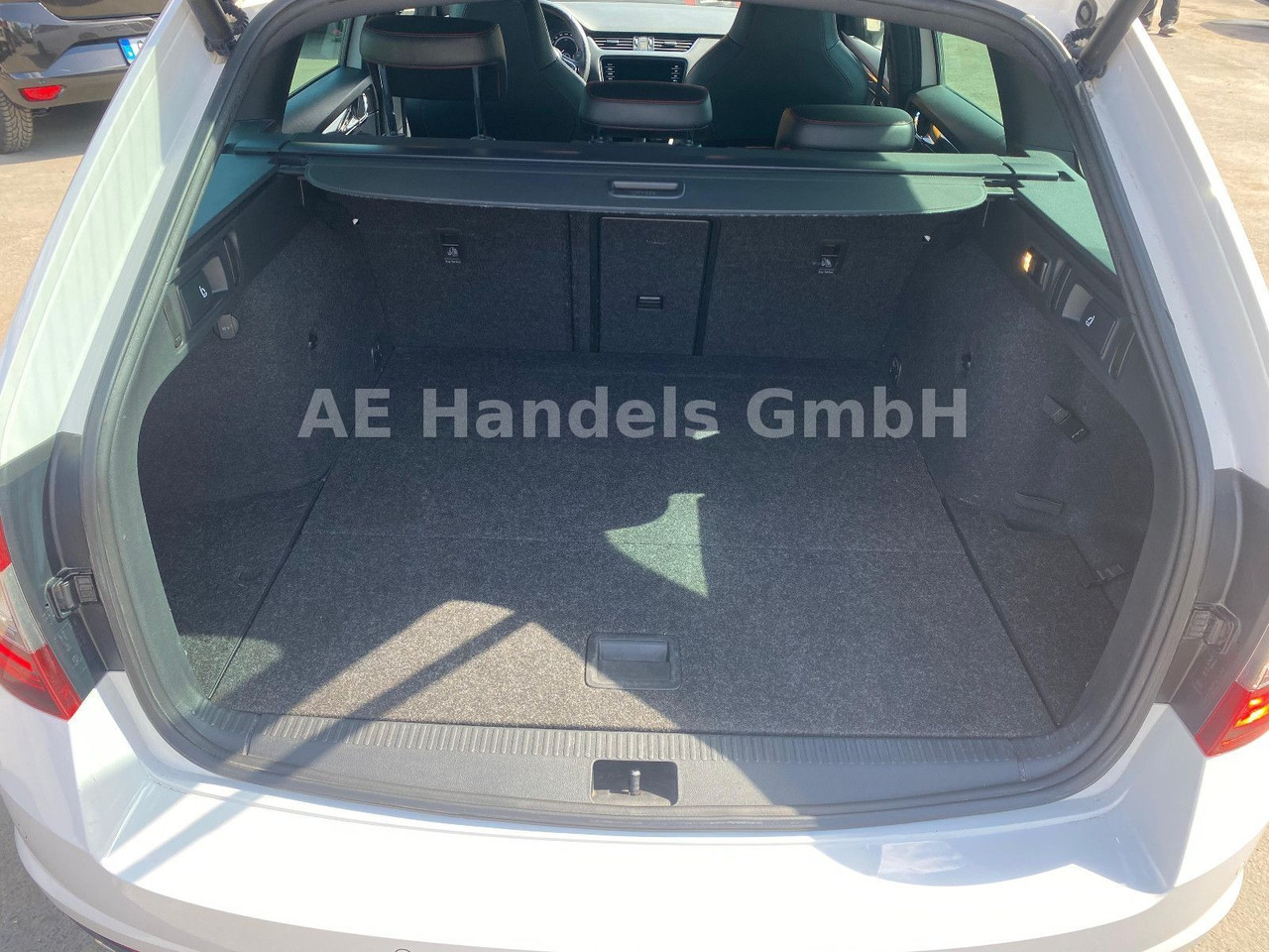 Skoda Octavia VRS Kombi 2.0 TDI *ACC/PDC/LED/1.Hand/HU - Station wagon: fotoğraf 5 Skoda Octavia VRS Kombi 2.0 TDI *ACC/PDC/LED/1.Hand/HU - Station wagon: fotoğraf 5