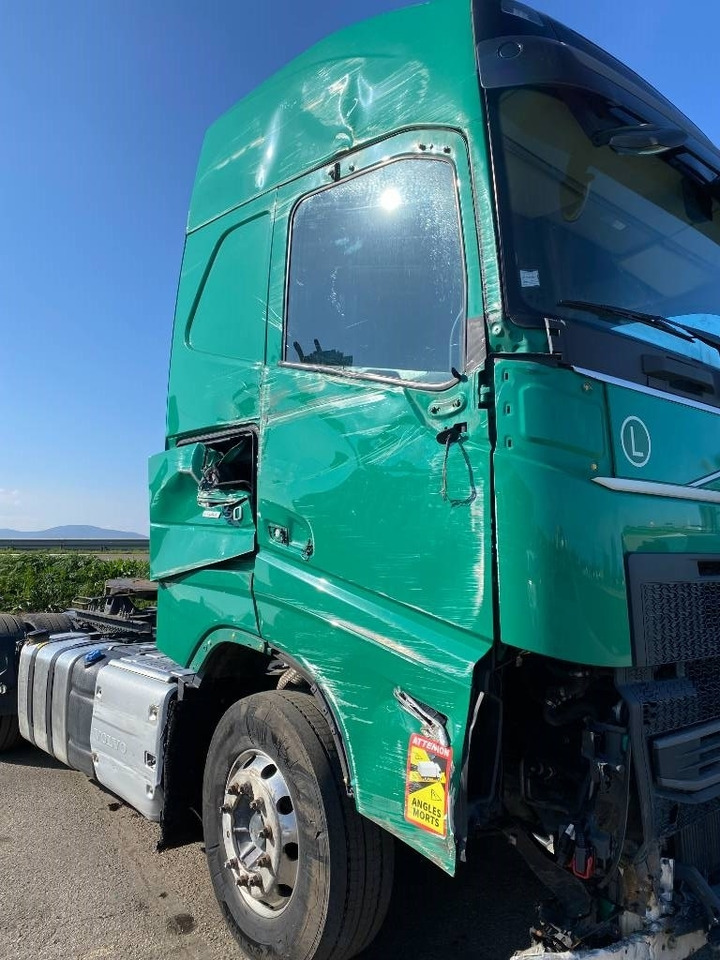 Volvo FH 500 I-save GLOBETROTTER 1er Main endommagé - Çekici: fotoğraf 3 Volvo FH 500 I-save GLOBETROTTER 1er Main endommagé - Çekici: fotoğraf 3