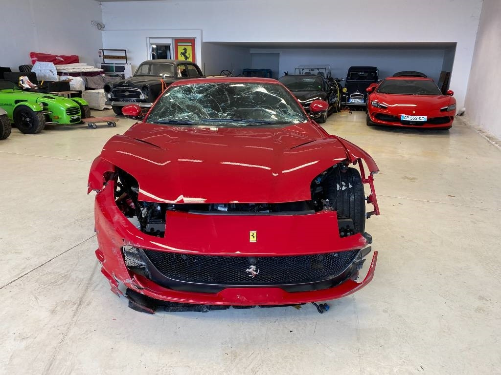 Ferrari 812 SUPERFAST / ROSSO 70ANNI endommagé - Binek araba: fotoğraf 3 Ferrari 812 SUPERFAST / ROSSO 70ANNI endommagé - Binek araba: fotoğraf 3