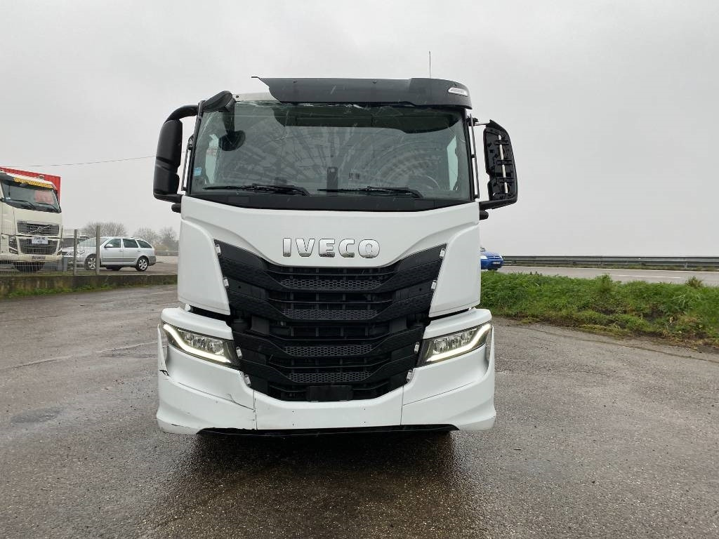 Iveco S WAY480 /FIAULT PF60 +GRUE HMF endommagée - Çekici kamyonu: fotoğraf 3 Iveco S WAY480 /FIAULT PF60 +GRUE HMF endommagée - Çekici kamyonu: fotoğraf 3