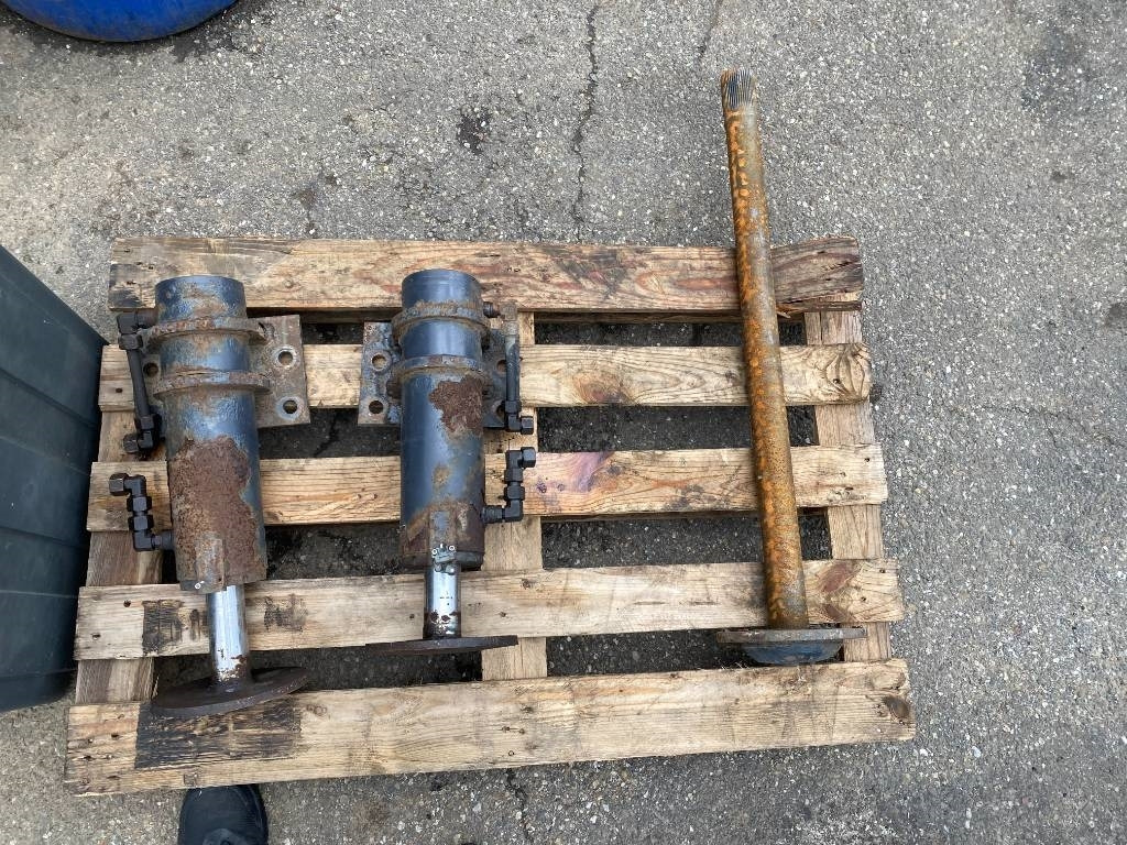 Çekici kamyonu Iveco STRALIS 360 e6 A Réparer: fotoğraf 37