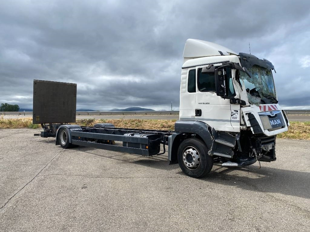 MAN TGS 18.320 *VENDU SANS MOTEUR NI BOITE DE VITESSE* - Şasi kamyon: fotoğraf 3 MAN TGS 18.320 *VENDU SANS MOTEUR NI BOITE DE VITESSE* - Şasi kamyon: fotoğraf 3
