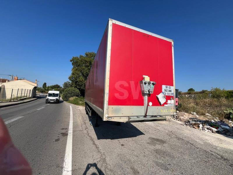 Samro - Kapalı karoser dorse: fotoğraf 2 Samro - Kapalı karoser dorse: fotoğraf 2