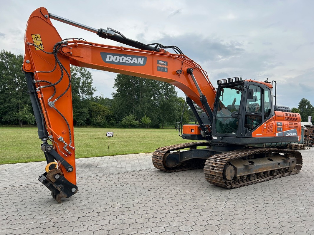 Doosan DX225LC-5 - Paletli ekskavatör: fotoğraf 1 Doosan DX225LC-5 - Paletli ekskavatör: fotoğraf 1
