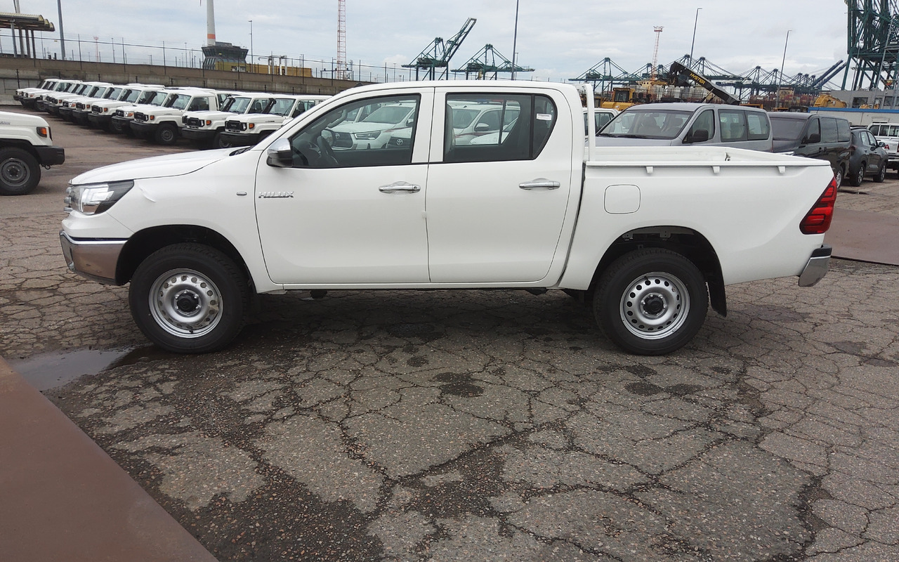 Toyota Hilux / Revo Pick-up double cabin pack security 2.4L Turbo Diesel Manual - Pikap: fotoğraf 3 Toyota Hilux / Revo Pick-up double cabin pack security 2.4L Turbo Diesel Manual - Pikap: fotoğraf 3
