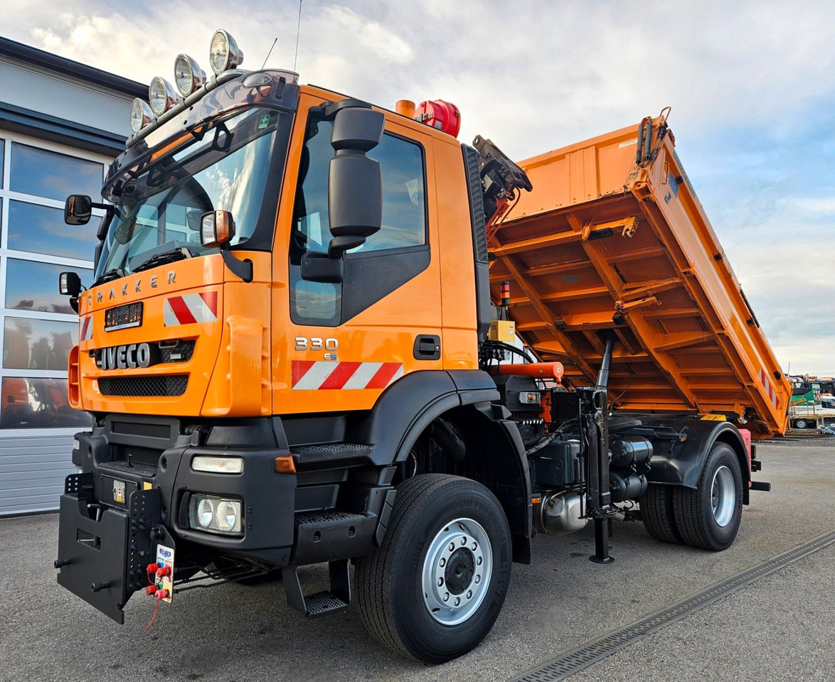 Iveco Trakker 190T33 4x4 Euro5 Kran Atlas Funk - Damperli kamyon, Vinçli kamyon: fotoğraf 1 Iveco Trakker 190T33 4x4 Euro5 Kran Atlas Funk - Damperli kamyon, Vinçli kamyon: fotoğraf 1