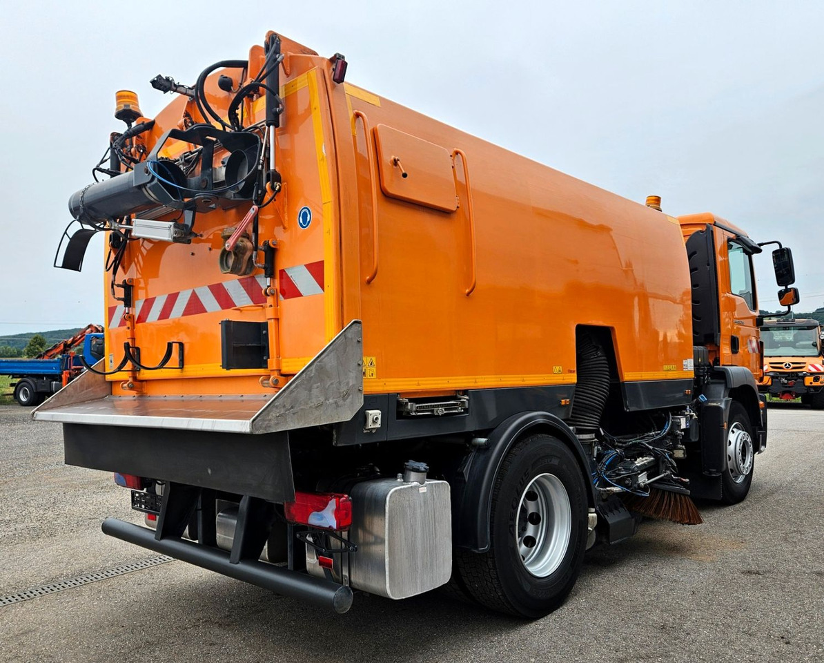 MAN TGM 18.250 Euro6 BROCK SL200 L+R Aufbaumotor - Yol süpürme aracı: fotoğraf 5 MAN TGM 18.250 Euro6 BROCK SL200 L+R Aufbaumotor - Yol süpürme aracı: fotoğraf 5