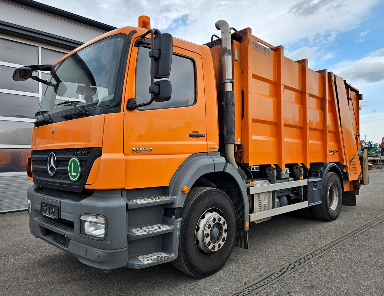 Mercedes-Benz AXOR 1824 ZOELLER Stummer Medium Variopress - Çöp kamyonu: fotoğraf 1 Mercedes-Benz AXOR 1824 ZOELLER Stummer Medium Variopress - Çöp kamyonu: fotoğraf 1