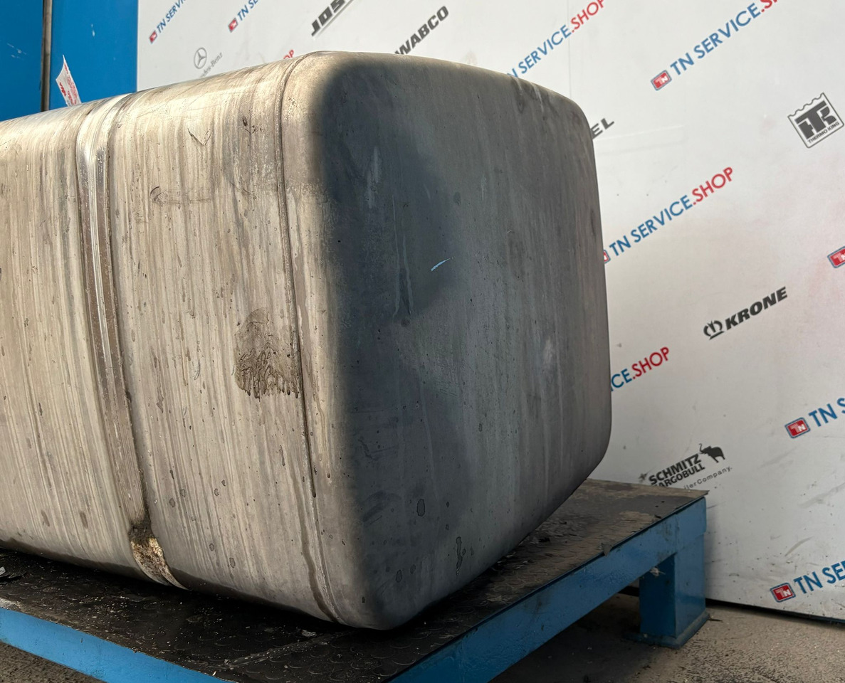 Serbatoio carburante Iveco - Yakıt tankı - Kamyon: fotoğraf 3 Serbatoio carburante Iveco - Yakıt tankı - Kamyon: fotoğraf 3