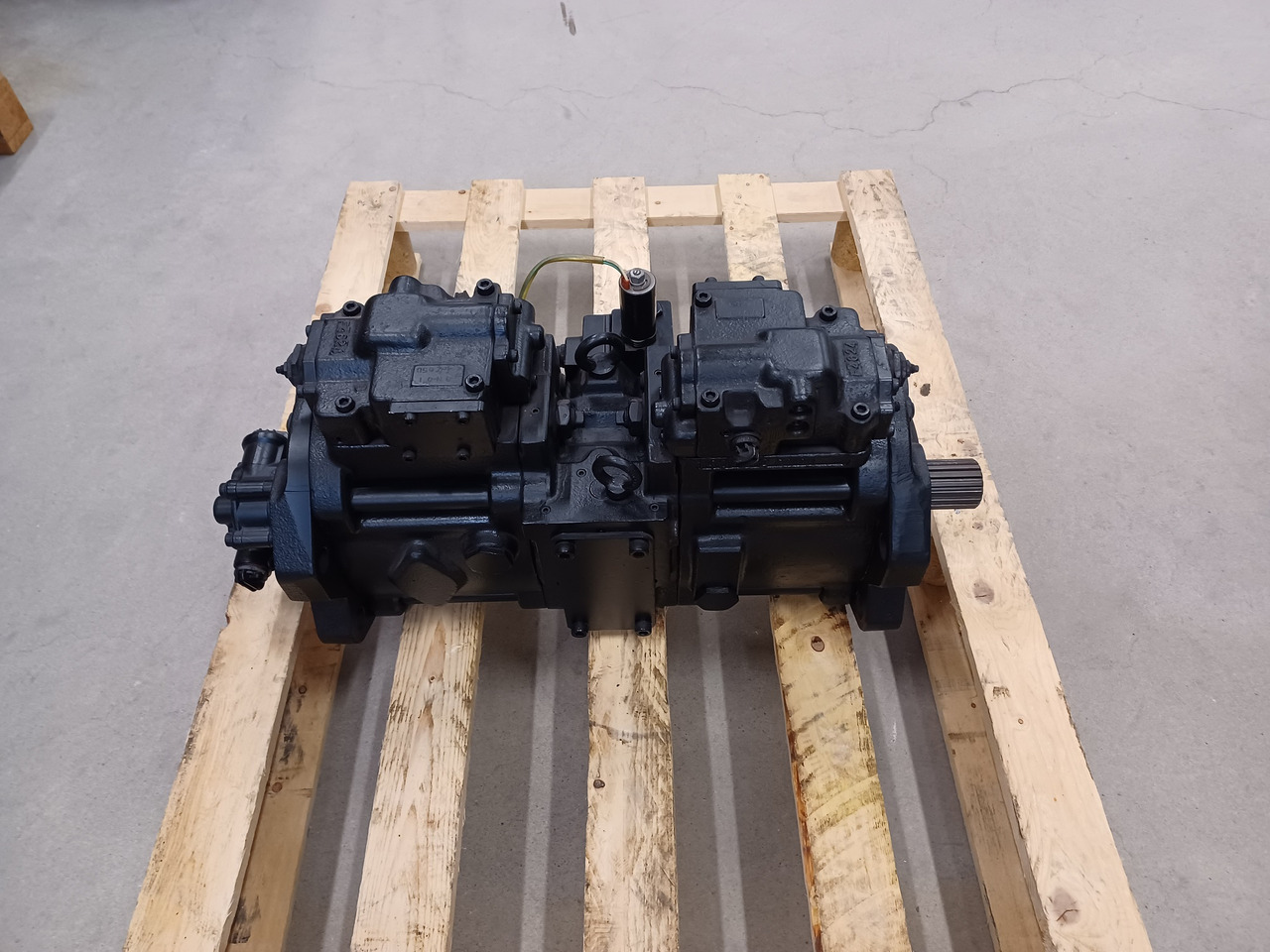 Kawasaki K5V140DTP1D9R-9N01 - Hidrolik pompa - Paletli ekskavatör: fotoğraf 3 Kawasaki K5V140DTP1D9R-9N01 - Hidrolik pompa - Paletli ekskavatör: fotoğraf 3
