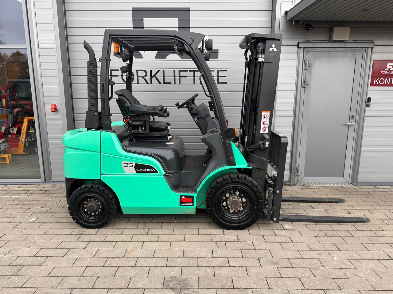 Mitsubishi FD25N3 - Dizel forklift: fotoğraf 5 Mitsubishi FD25N3 - Dizel forklift: fotoğraf 5