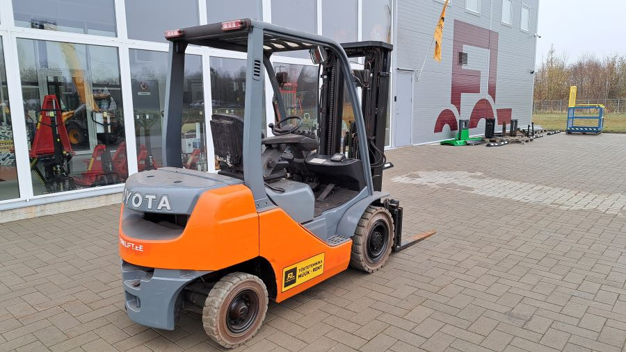 Toyota 02-8FDF20 - Dizel forklift: fotoğraf 4 Toyota 02-8FDF20 - Dizel forklift: fotoğraf 4