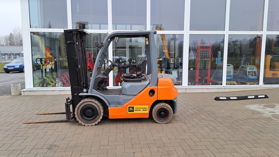 Toyota 02-8FDF20 - Dizel forklift: fotoğraf 2 Toyota 02-8FDF20 - Dizel forklift: fotoğraf 2
