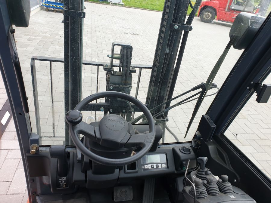 Toyota 8FBMT16 - Elektrikli forklift: fotoğraf 4 Toyota 8FBMT16 - Elektrikli forklift: fotoğraf 4