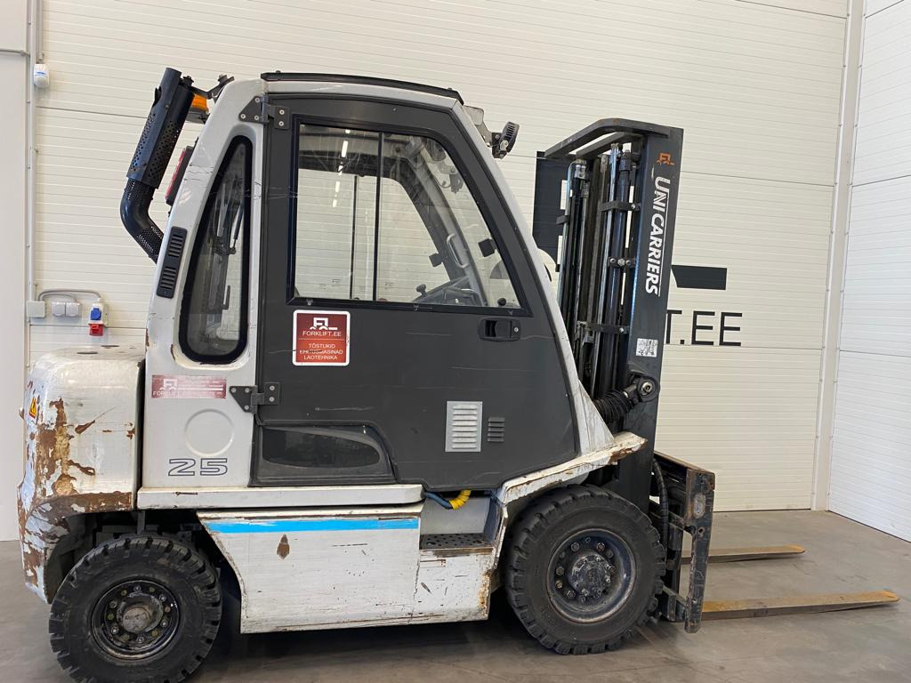 Unicarriers Y1D2A25Q - Dizel forklift: fotoğraf 4 Unicarriers Y1D2A25Q - Dizel forklift: fotoğraf 4