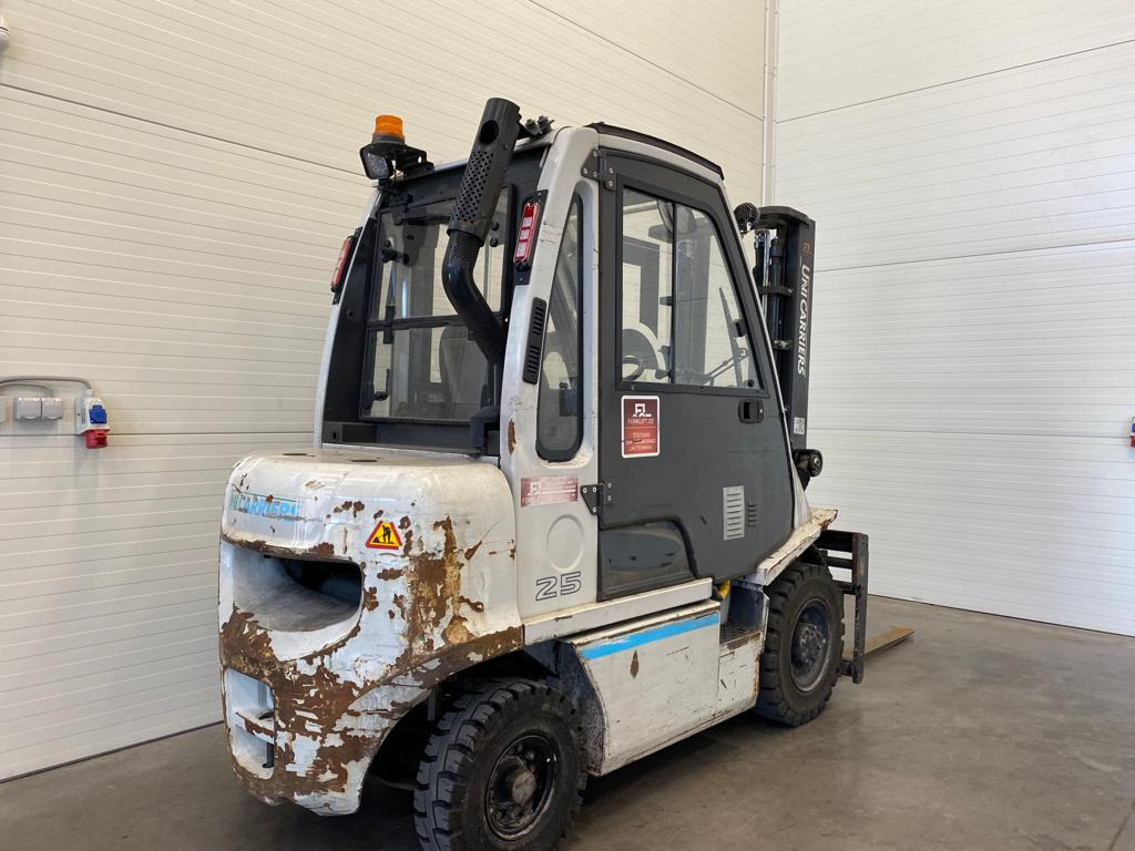 Unicarriers Y1D2A25Q - Dizel forklift: fotoğraf 5 Unicarriers Y1D2A25Q - Dizel forklift: fotoğraf 5