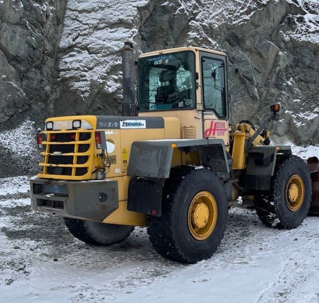 Komatsu WA 270 - Tekerlekli yükleyici: fotoğraf 1 Komatsu WA 270 - Tekerlekli yükleyici: fotoğraf 1