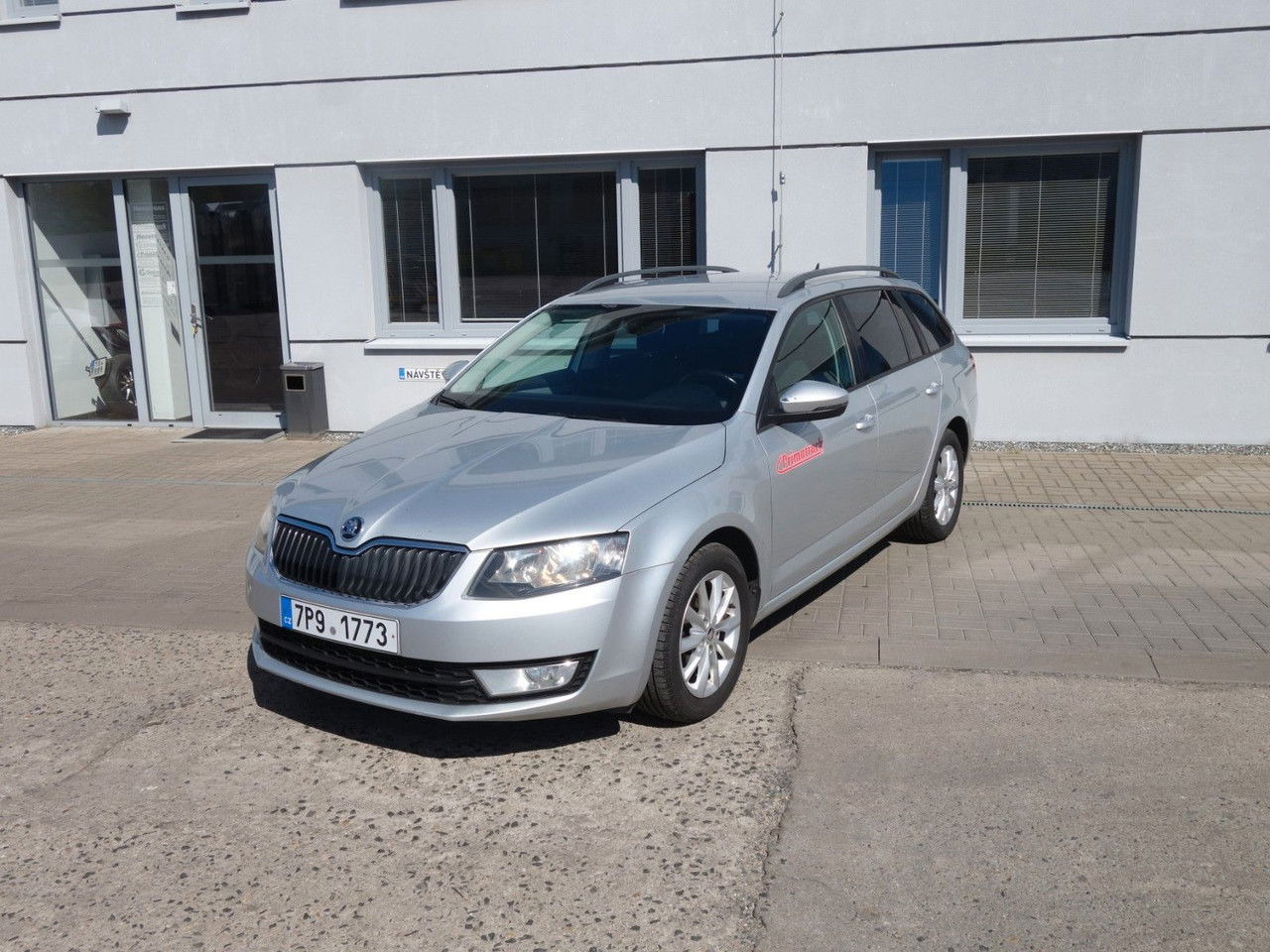 Škoda Octavia Combi Ambition 1,6 TDI, DSG, Navi, Clima - Station wagon: fotoğraf 1 Škoda Octavia Combi Ambition 1,6 TDI, DSG, Navi, Clima - Station wagon: fotoğraf 1