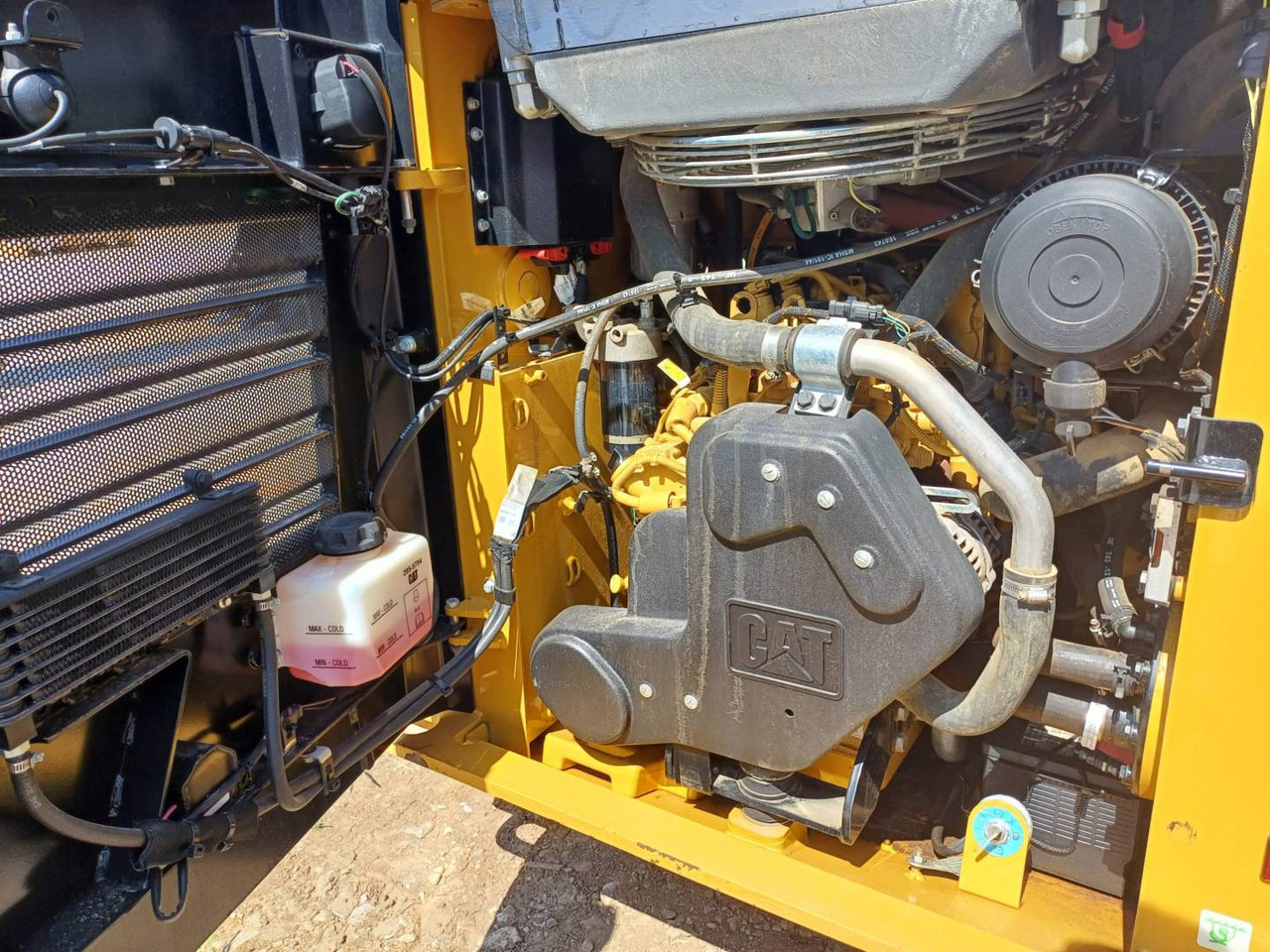 Kompakt paletli yükleyici CAT 249D: fotoğraf 7