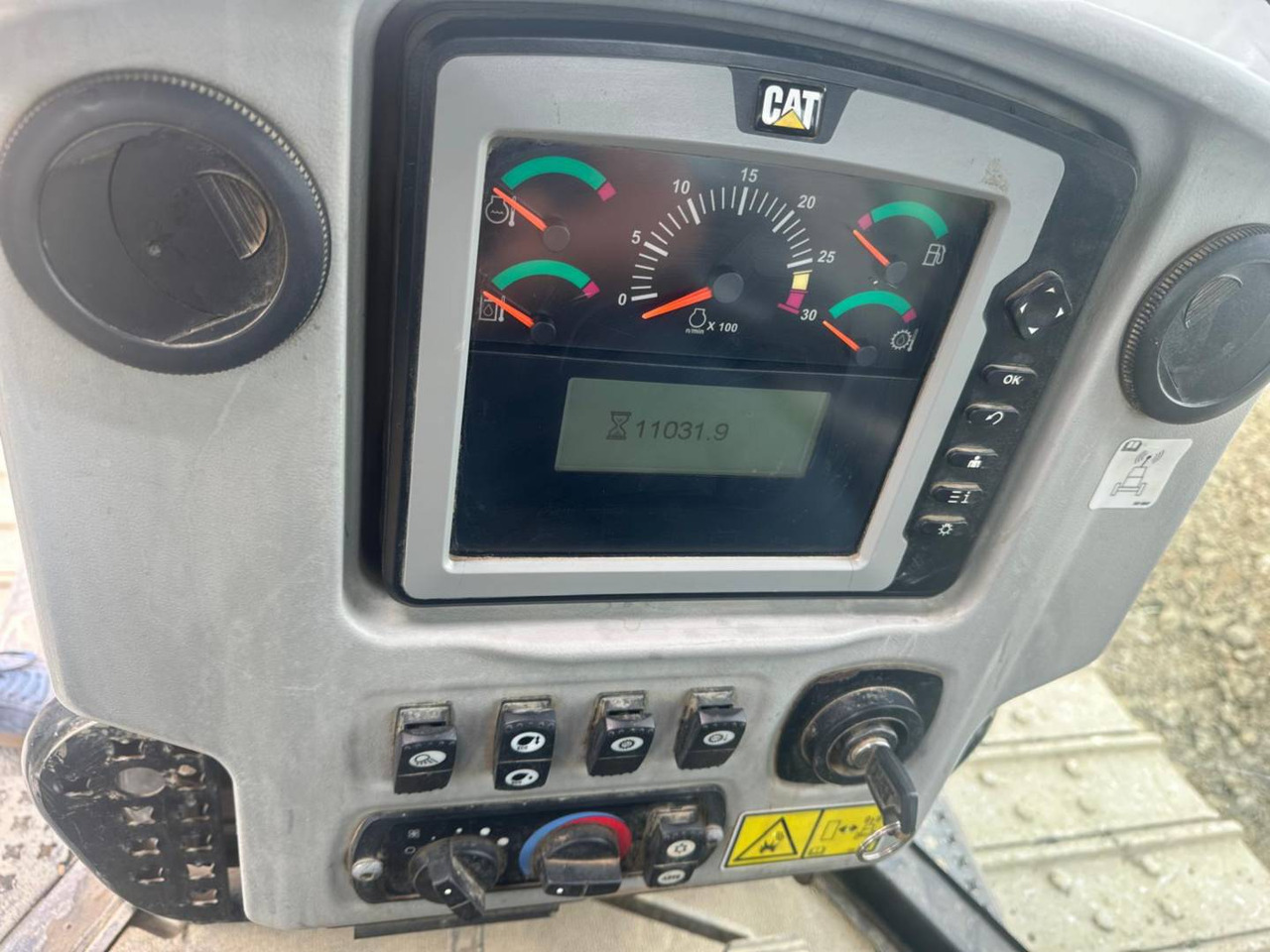 CAT D6NXL - Buldozer: fotoğraf 5 CAT D6NXL - Buldozer: fotoğraf 5