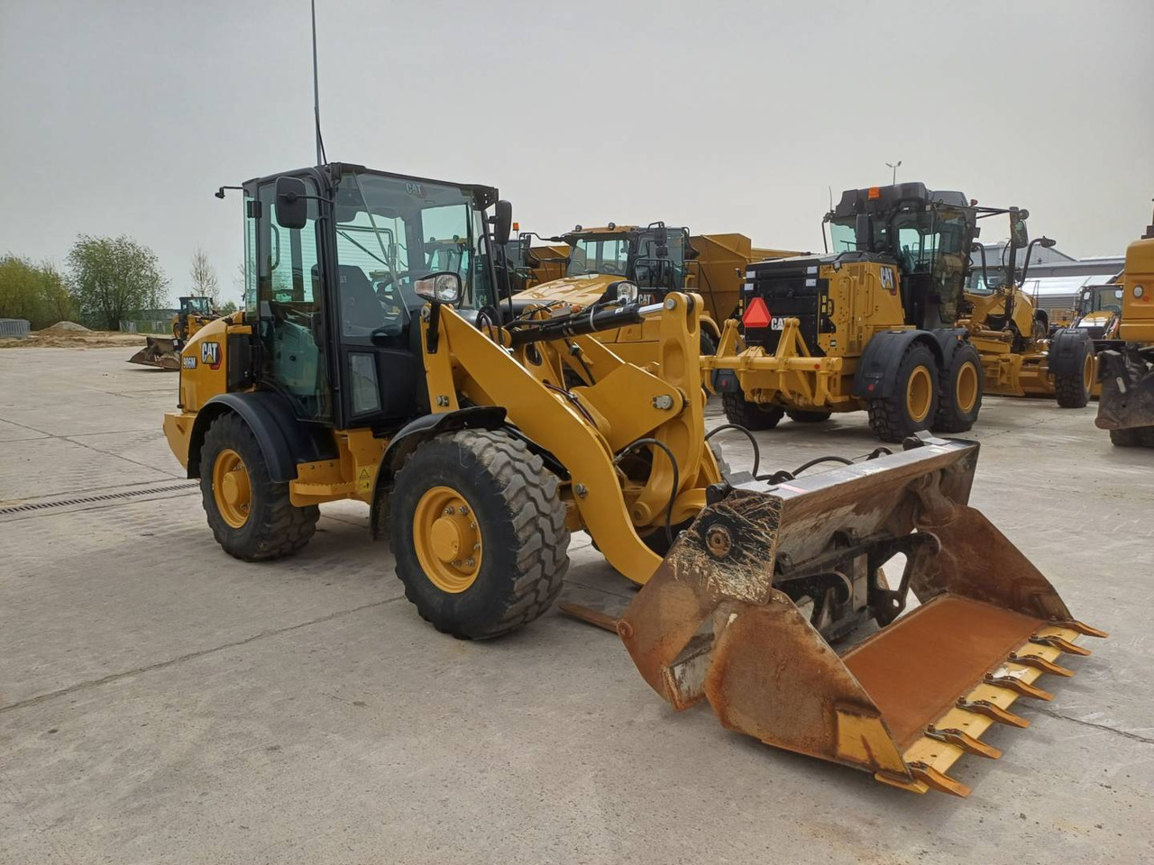 CAT 906M - Tekerlekli yükleyici: fotoğraf 2 CAT 906M - Tekerlekli yükleyici: fotoğraf 2