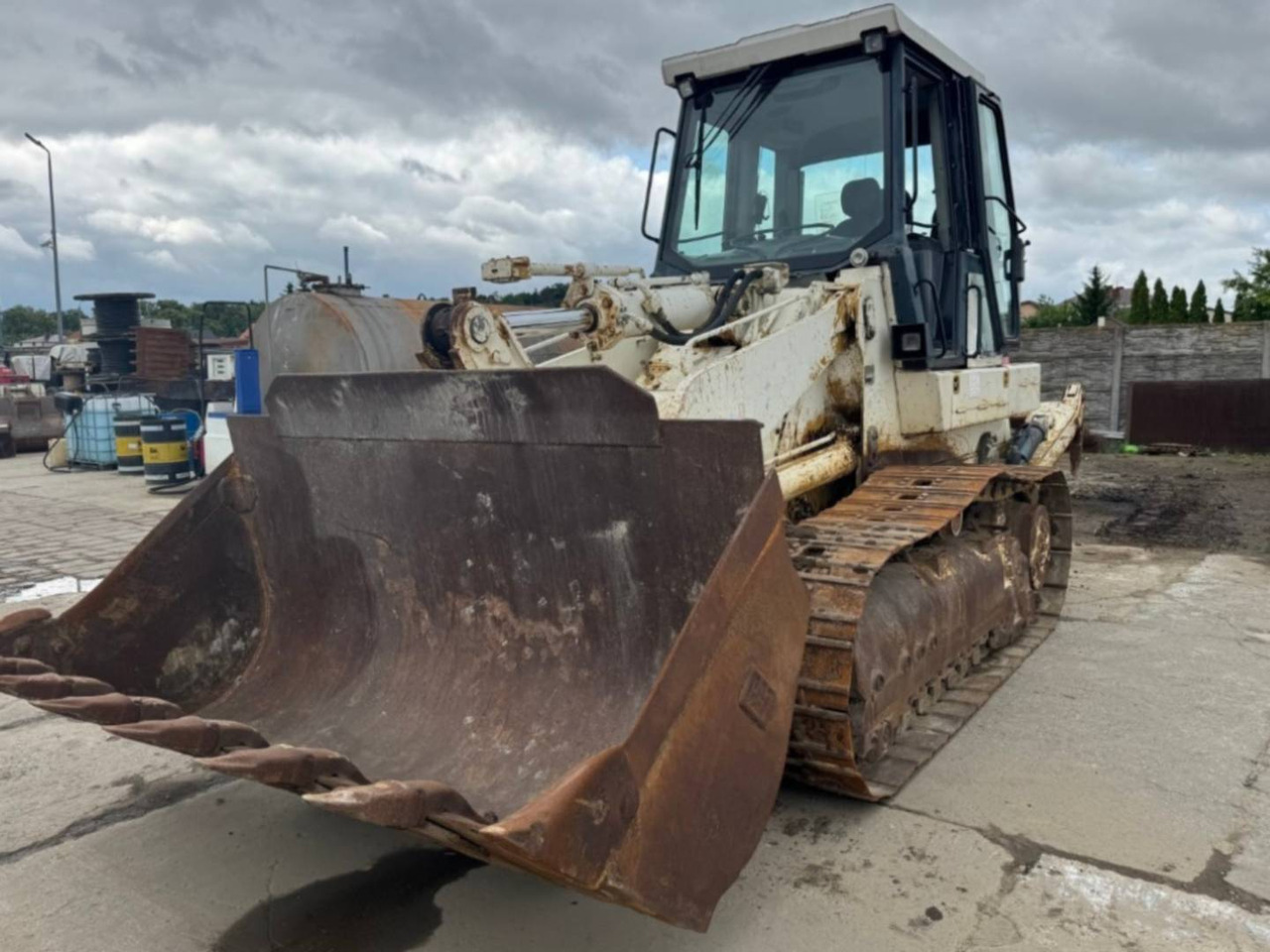 CAT 963C - Paletli yükleyici: fotoğraf 1 CAT 963C - Paletli yükleyici: fotoğraf 1