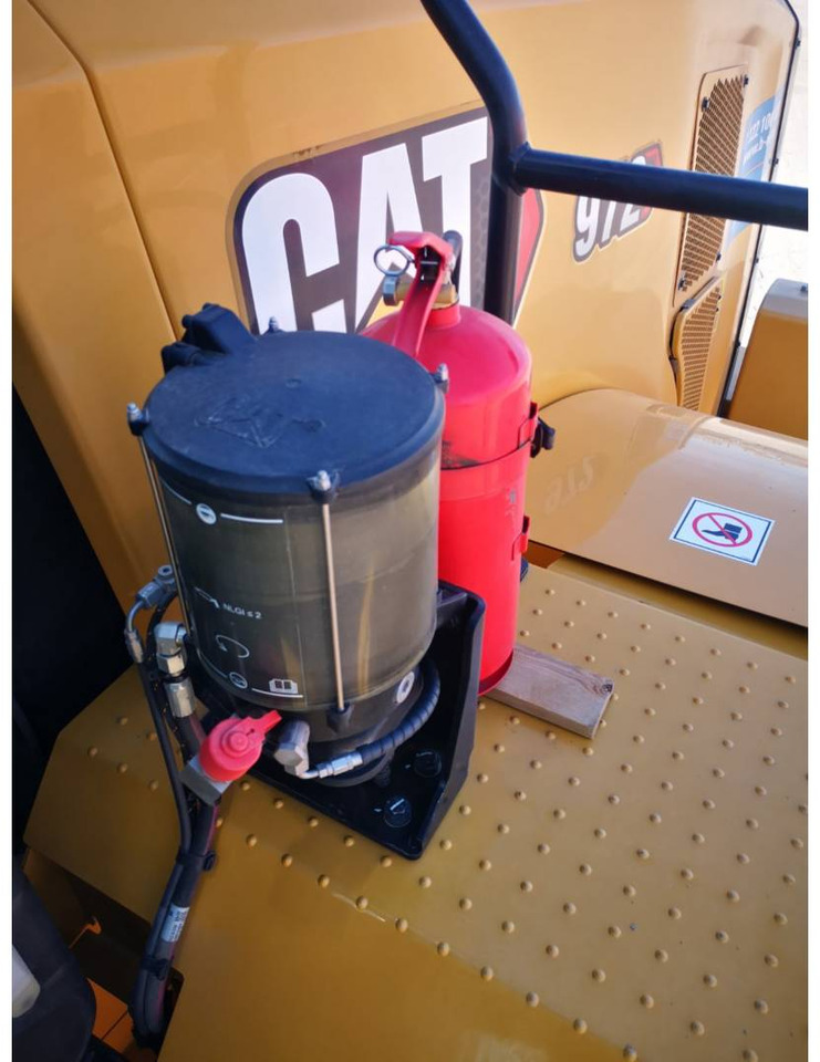 Tekerlekli yükleyici CAT 972: fotoğraf 15