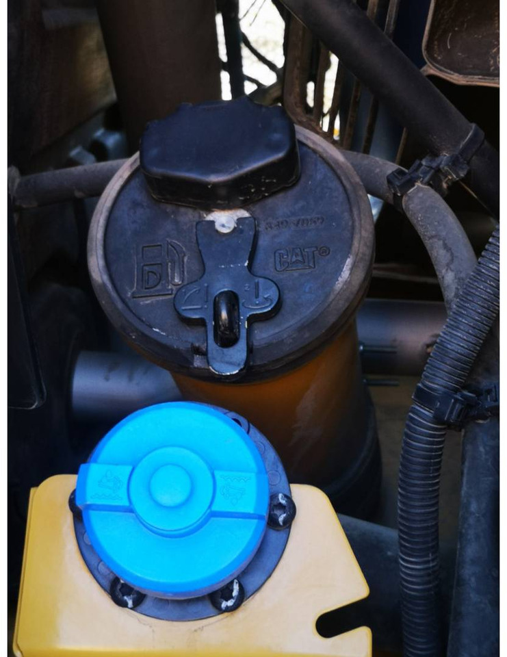 Tekerlekli yükleyici CAT 972: fotoğraf 14