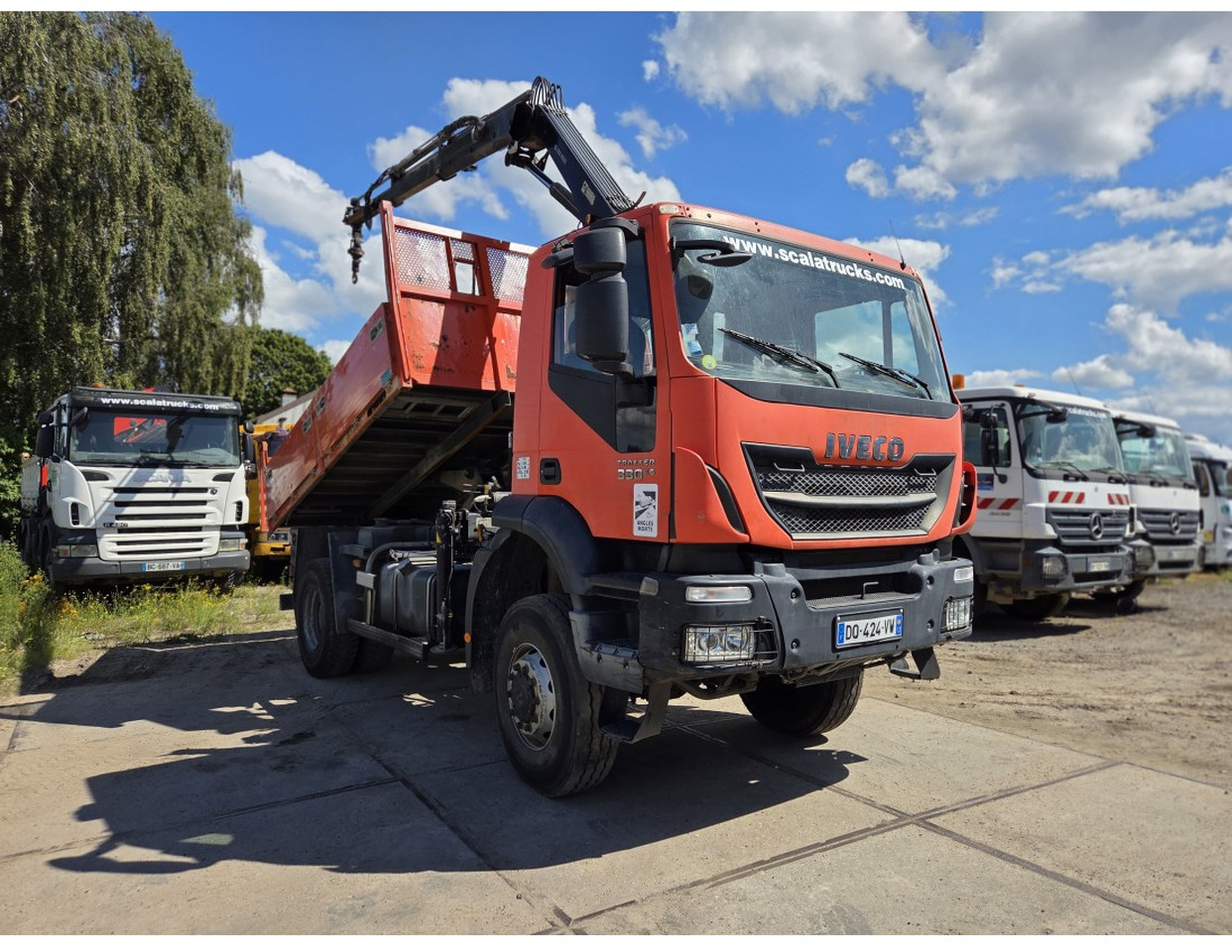 IVECO TRAKKER 330 AD190T33 4X4 TIPPER CRANE HIAB 099 ES-2 - Damperli kamyon, Vinçli kamyon: fotoğraf 2 IVECO TRAKKER 330 AD190T33 4X4 TIPPER CRANE HIAB 099 ES-2 - Damperli kamyon, Vinçli kamyon: fotoğraf 2