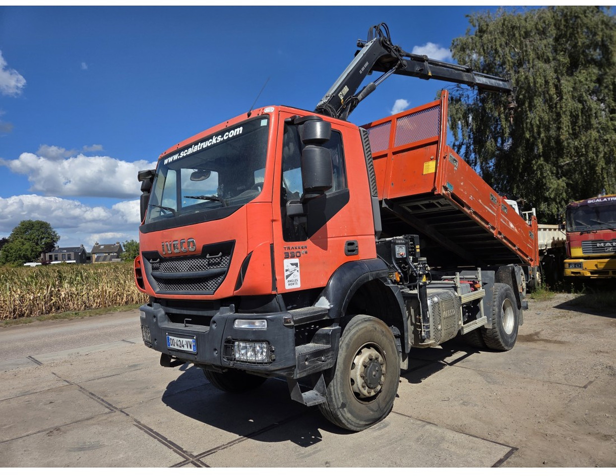IVECO TRAKKER 330 AD190T33 4X4 TIPPER CRANE HIAB 099 ES-2 - Damperli kamyon, Vinçli kamyon: fotoğraf 1 IVECO TRAKKER 330 AD190T33 4X4 TIPPER CRANE HIAB 099 ES-2 - Damperli kamyon, Vinçli kamyon: fotoğraf 1