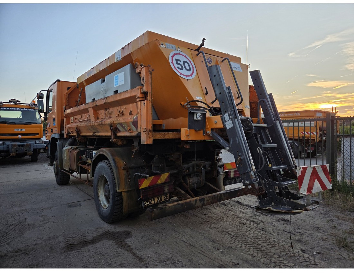 MERCEDES ACTROS 1836 4X4 TIPPER possible to buy with salt spreader - Damperli kamyon: fotoğraf 4 MERCEDES ACTROS 1836 4X4 TIPPER possible to buy with salt spreader - Damperli kamyon: fotoğraf 4