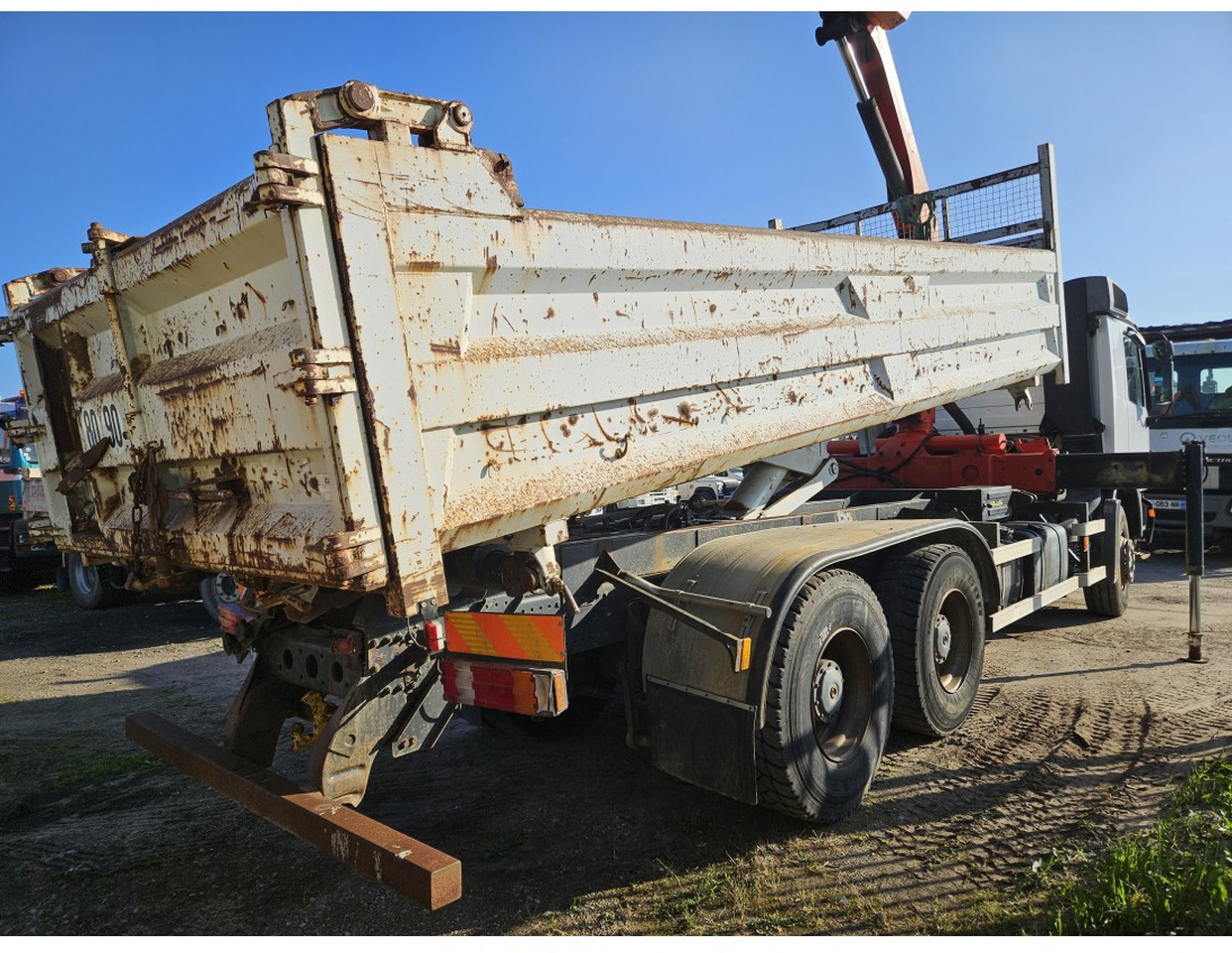 MERCEDES ACTROS 2636 6X4 TIPPER CRANE 15002 EPS - Damperli kamyon, Vinçli kamyon: fotoğraf 4 MERCEDES ACTROS 2636 6X4 TIPPER CRANE 15002 EPS - Damperli kamyon, Vinçli kamyon: fotoğraf 4
