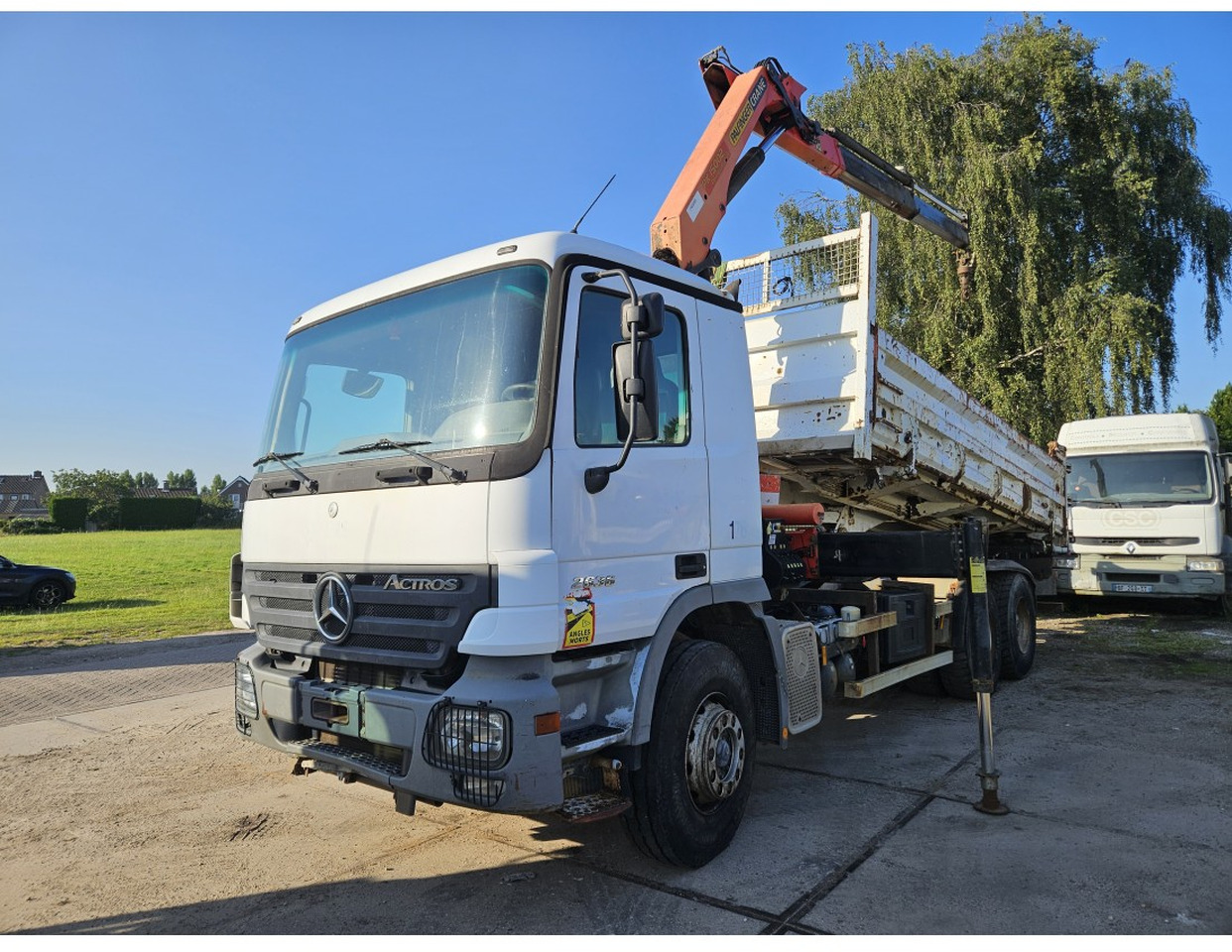 MERCEDESACTROS 2636 6X4 TIPPER CRANE 15002 EPS - Damperli kamyon, Vinçli kamyon: fotoğraf 1 MERCEDESACTROS 2636 6X4 TIPPER CRANE 15002 EPS - Damperli kamyon, Vinçli kamyon: fotoğraf 1
