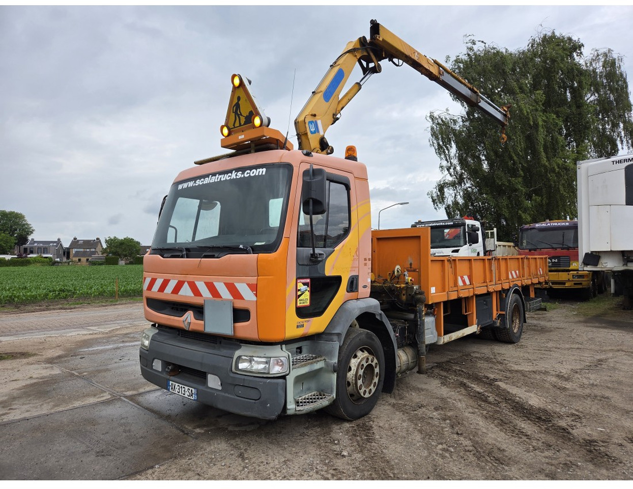 Renault Premium 300 MECHANICAL PUMP OPEN BOX COMPRESSOR CRANE EFFER 140/2S - Sal/ Açık kasa kamyon, Vinçli kamyon: fotoğraf 1 Renault Premium 300 MECHANICAL PUMP OPEN BOX COMPRESSOR CRANE EFFER 140/2S - Sal/ Açık kasa kamyon, Vinçli kamyon: fotoğraf 1
