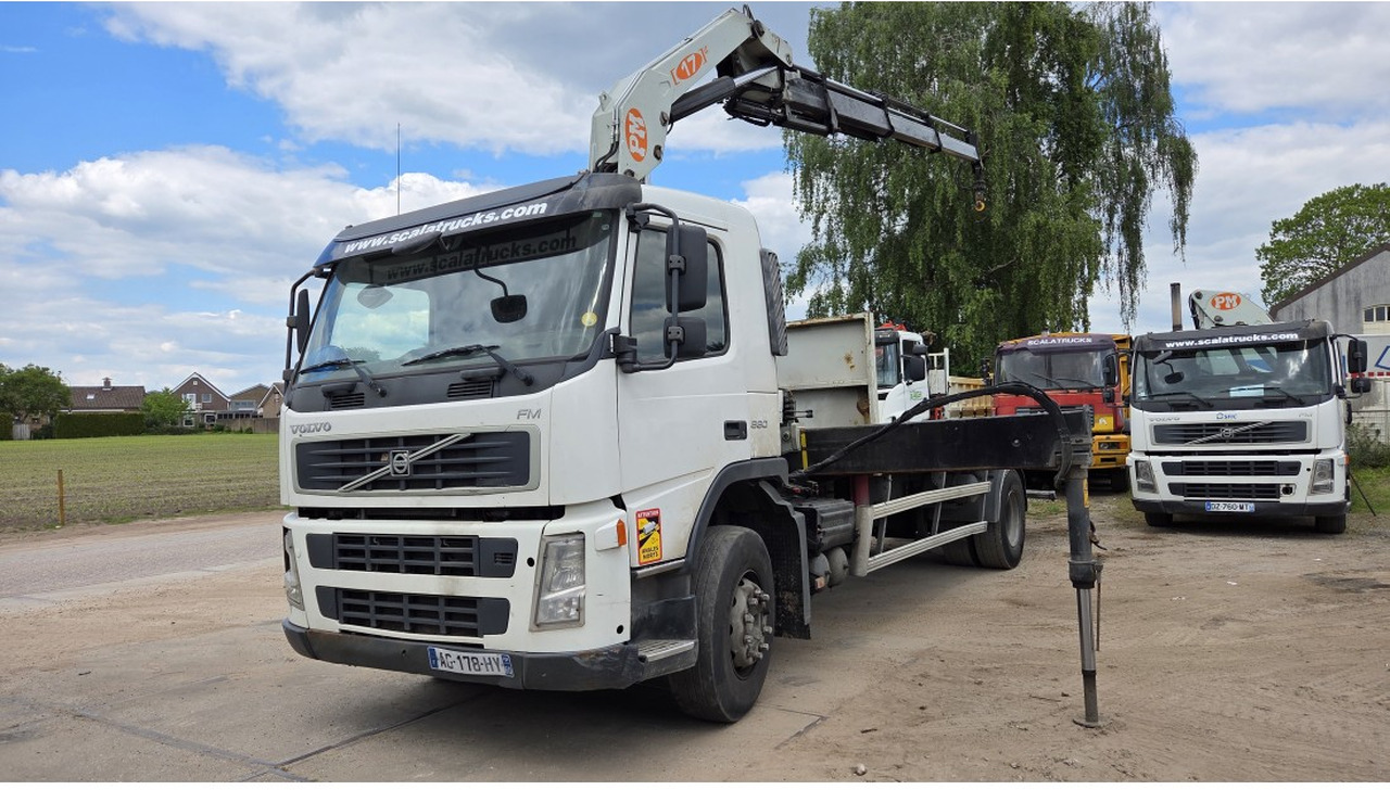 VOLVO FM 330 FLATBED 4X2 PM 17 LC 17 TON - Sal/ Açık kasa kamyon, Vinçli kamyon: fotoğraf 1 VOLVO FM 330 FLATBED 4X2 PM 17 LC 17 TON - Sal/ Açık kasa kamyon, Vinçli kamyon: fotoğraf 1