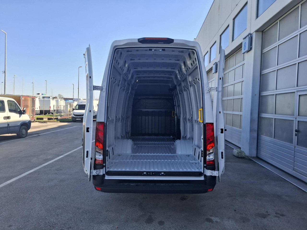 IVECO Daily 35C18H V - Minivan: fotoğraf 5 IVECO Daily 35C18H V - Minivan: fotoğraf 5