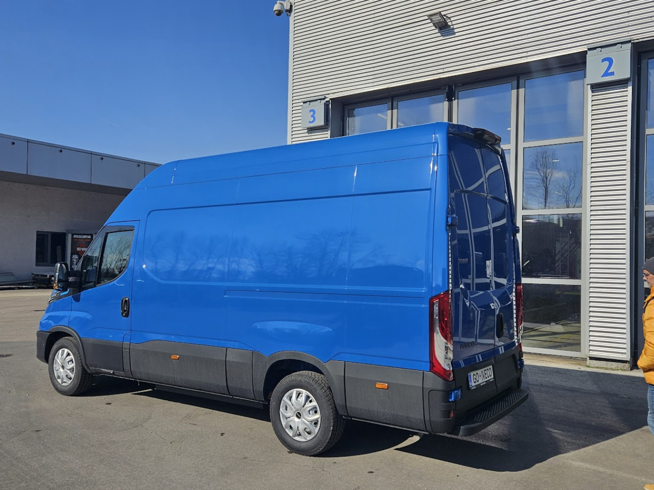 IVECO Daily ELEKTRIČNI 35 C 18H - Minivan, Elektrikli kamyonet: fotoğraf 2 IVECO Daily ELEKTRIČNI 35 C 18H - Minivan, Elektrikli kamyonet: fotoğraf 2