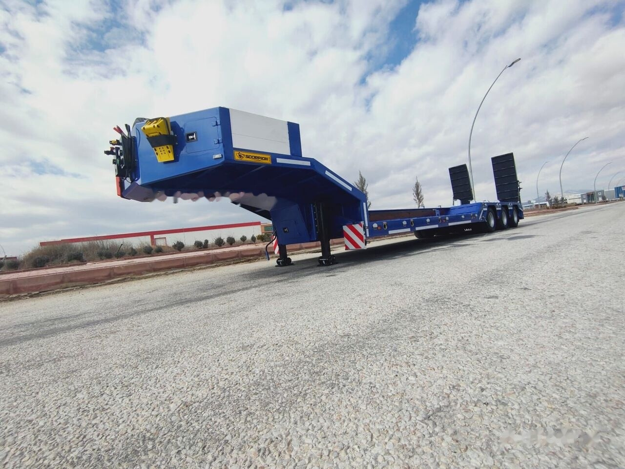 Scorpion Trailer SCORPION TRAILER 3 AXLE LOWBED SEMI TRAILER (CUSTOMIZED) - Alçak çerçeveli platform dorse: fotoğraf 5 Scorpion Trailer SCORPION TRAILER 3 AXLE LOWBED SEMI TRAILER (CUSTOMIZED) - Alçak çerçeveli platform dorse: fotoğraf 5