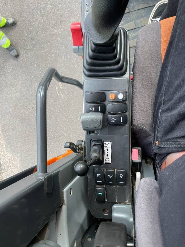 Tekerlekli ekskavatör Doosan DX 165 W: fotoğraf 24