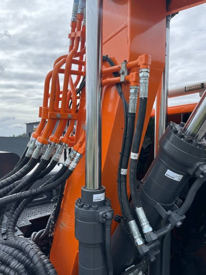 Tekerlekli ekskavatör Doosan DX 165 W: fotoğraf 11